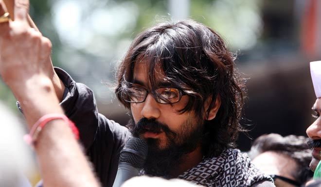 Aseem Trivedi Cartoonist Aseem Trivedi gets a heros welcome as he walks out of