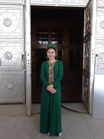 Ashgabat National Museum of History Der quotChefquot des Landes berall prsent Picture of Ashgabat