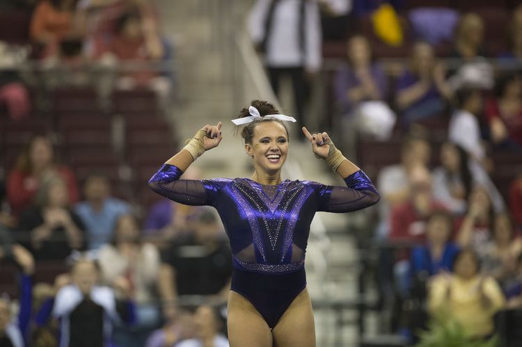 Ashleigh Gnat LSU gymnastics Ashleigh Gnat lands perfect 10 on vault