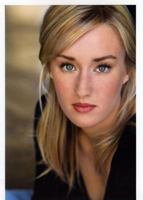 Ashley Johnson, Annie Wiki