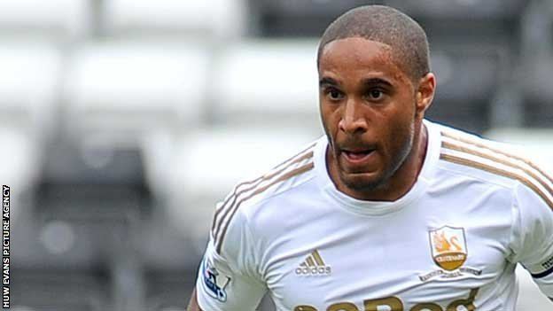 Ashley Williams (footballer) BBC Sport Ashley Williams extends Swansea contract until