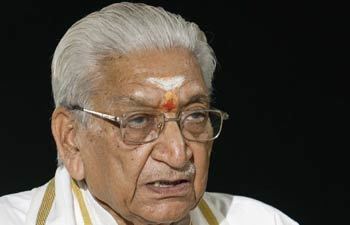 Ashok Singhal VHP leader Ashok Singhal warns Congress to construct Ram