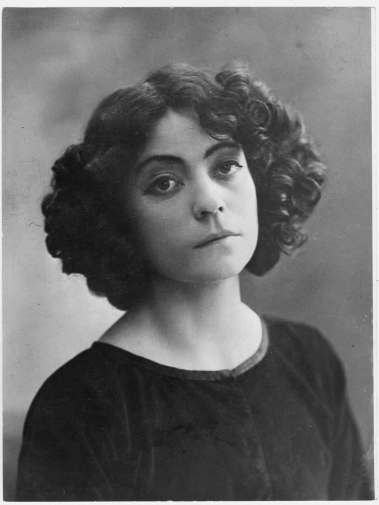 Asta Nielsen httpsfarm8staticflickrcom71367697406672bb2