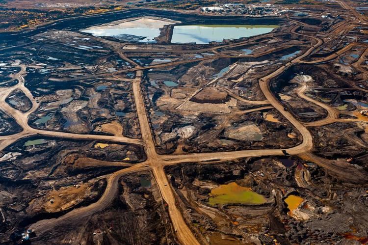 Athabasca oil sands httpssmediacacheak0pinimgcomoriginals4f