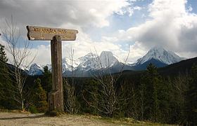 Athabasca Pass httpsuploadwikimediaorgwikipediacommonsthu