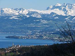 Au Peninsula httpsuploadwikimediaorgwikipediacommonsthu