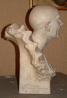 Auguste Carli Marseille ville sculpte Pierrot Auguste Carli sculpteur