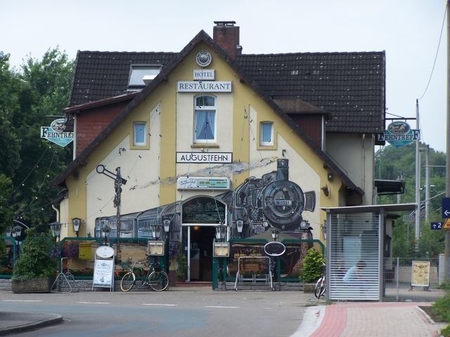 Augustfehn railway station