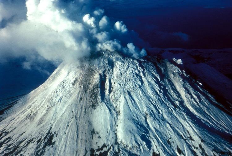 Augustine Volcano httpsuploadwikimediaorgwikipediacommonsdd