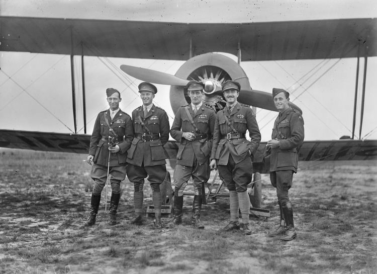 Australian Flying Corps Group portrait of five decorated Australian Flying Corps o Flickr