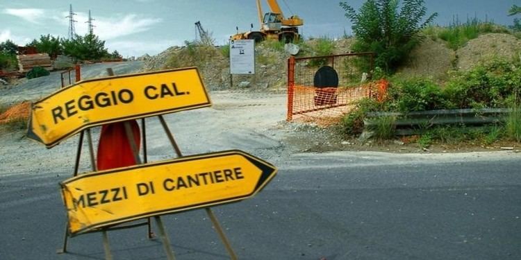 Autostrada A3 (Italy) SalernoReggio Calabria ancora 13 Km di cantieri aperti e 58 km non