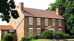 Avery Russell House httpsuploadwikimediaorgwikipediacommonsthu