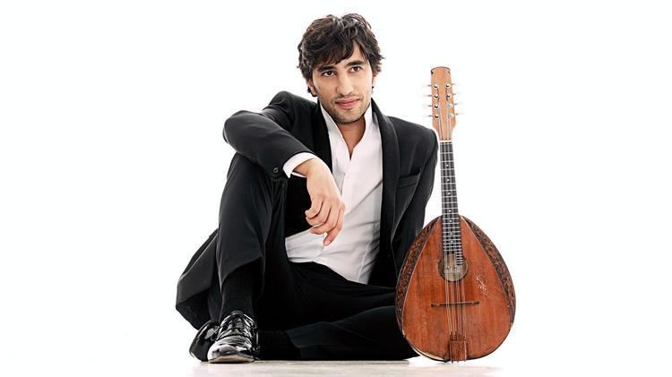 Avi Avital Mandolinist Avi Avital Between Worlds WRTI