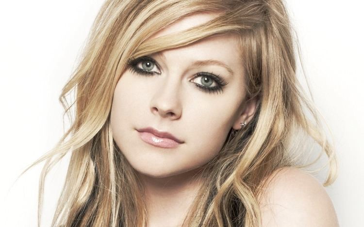 Avril Lavigne Avril Lavigne Responds To Taylor Swift39s Diss On Twitter