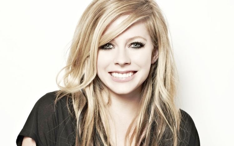 Avril Lavigne Avril Lavigne Made Her Comeback From Lyme Disease at the