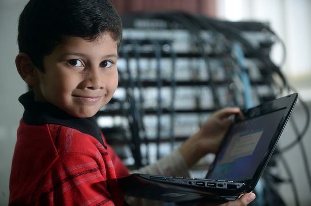 Ayan Qureshi Sixyearold Coventry boy Ayan Qureshi is world39s youngest