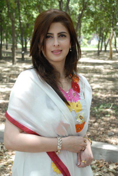 Ayla Malik 10 Super Stylish Female Politicians Of Pakistan ARY ZAUQ