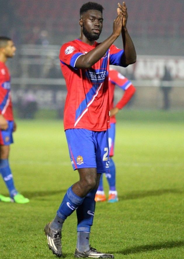 Ayo Obileye Ayo staying with Daggers for another month Dagenham and