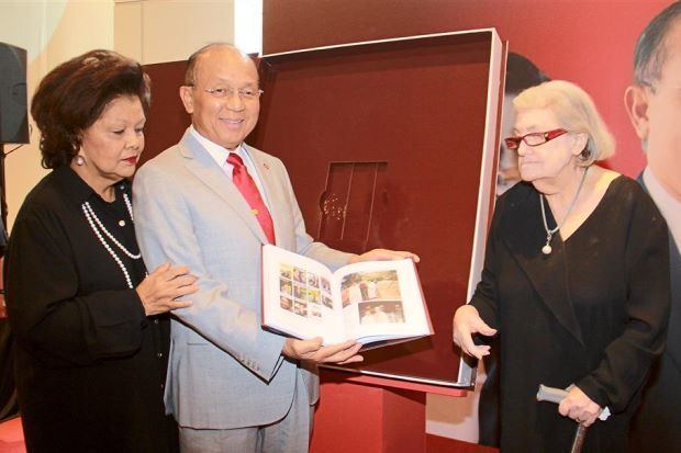 Azman Hashim Bankers biography details significant events in personal and