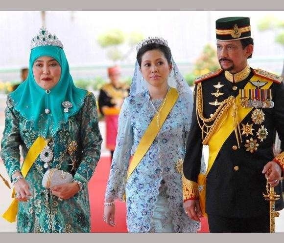 Azrinaz Mazhar Hakim LR Anak Saleha Queen of Brunei Azrinaz Mazhar Hakim and