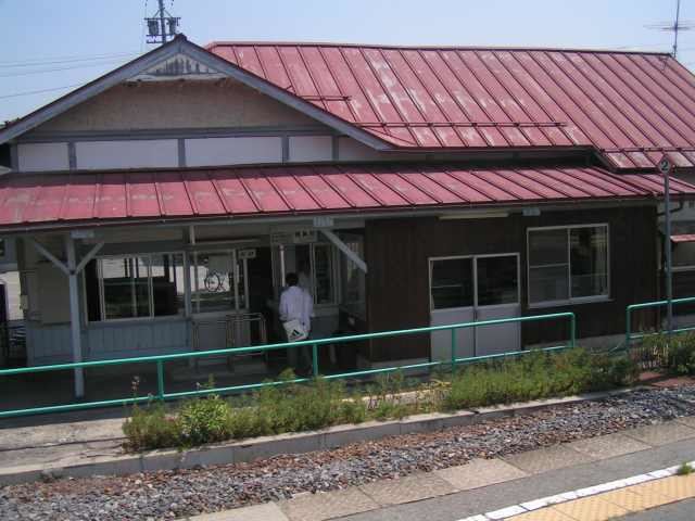 Azumi-Oiwake Station