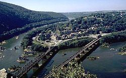 B & O Railroad Potomac River Crossing httpsuploadwikimediaorgwikipediacommonsthu