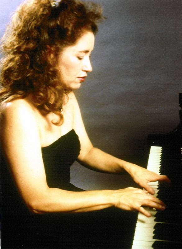 Babette Hierholzer Babette Hierholzer Piano Short Biography