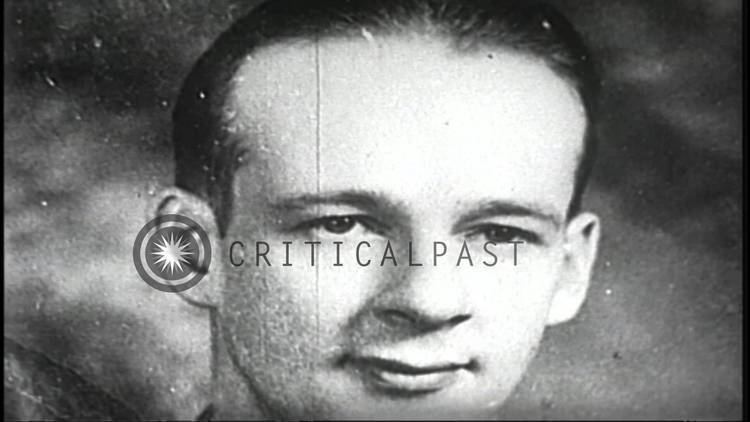 Baby Face Nelson Lester Joseph Gillis killed by United States Agents on an empty road