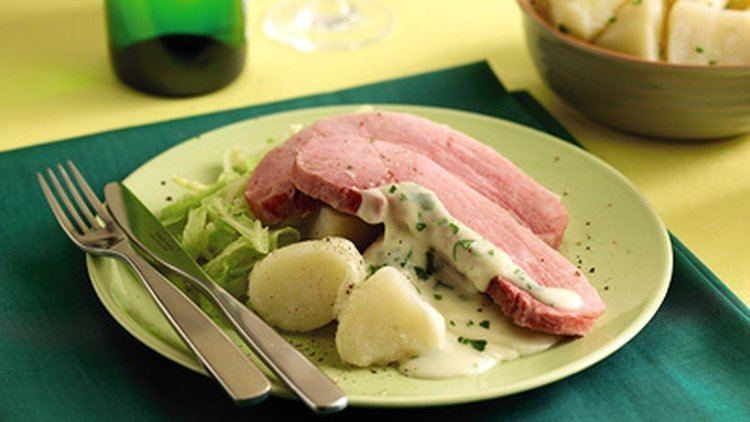 Bacon and cabbage Irish Bacon and Cabbage with Parsley White Wine Sauce and Cinnamon