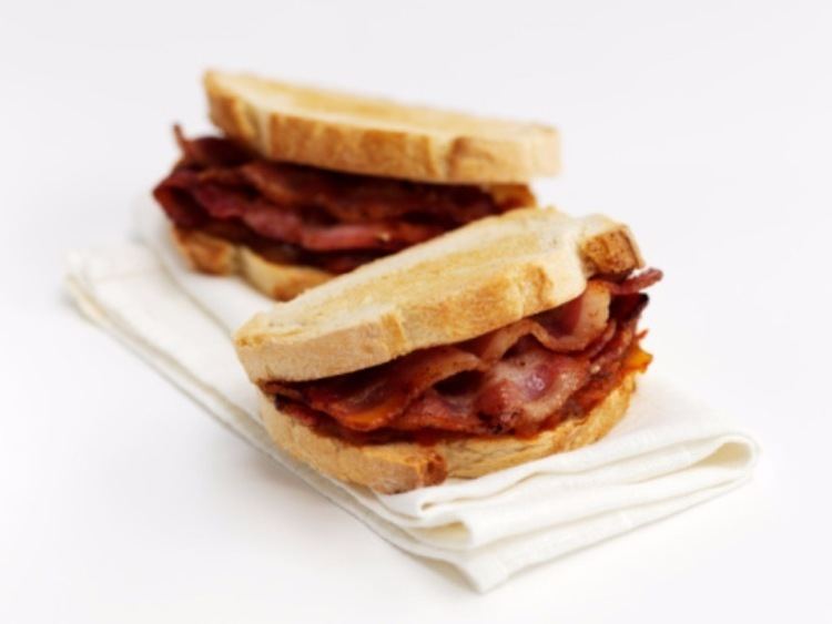 Bacon sandwich httpsimagesapestercomuserimages2F112F1102