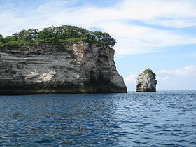 Badung Strait httpsuploadwikimediaorgwikipediacommonsthu
