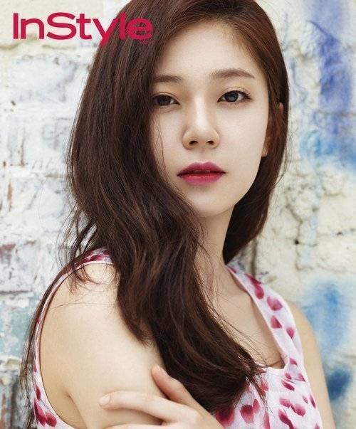 Baek Jin-hee Actress Baek Jin Hee is a stunning showstopper in 39InStyle