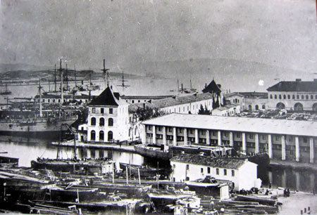 Penal colony hospital in Toulon located near the port