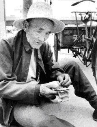 Bai Fangli Bai Fang Li LifeAffirming Story of an Old Man39s Selfless Devotion