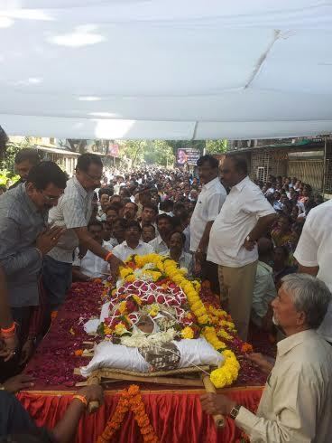Bala Sawant Bandra residents bid adieu to MLA Prakash Bala Sawant
