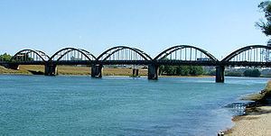 Balclutha Road Bridge httpsuploadwikimediaorgwikipediacommonsthu