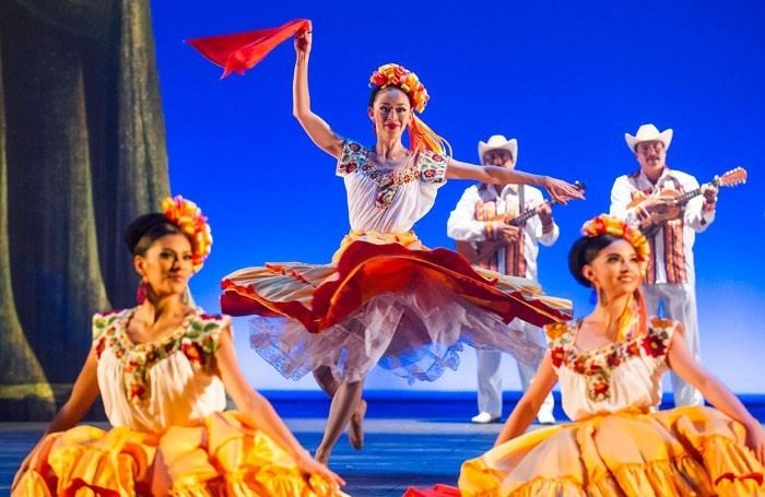 Ballet Folklórico de México httpscdnthestagecoukwpcontentuploads2015