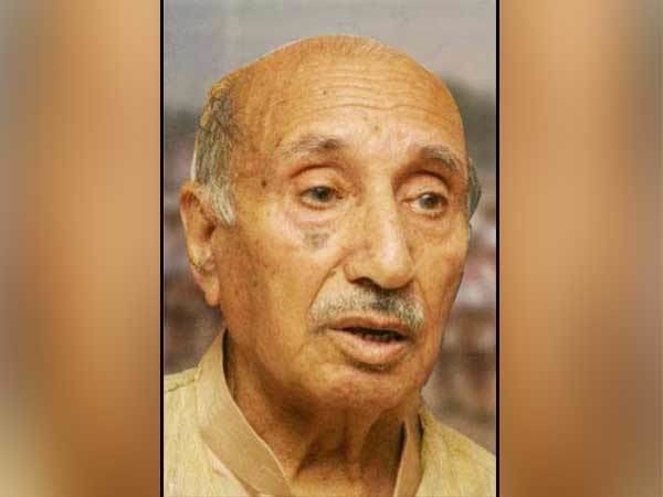 Balraj Madhok Prof Balraj Madhok dies at 96 RSS condoles