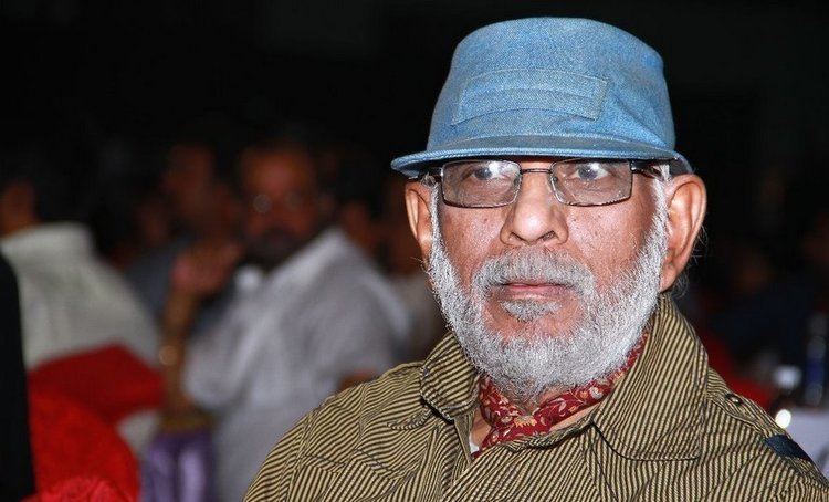 Balu Mahendra Mounika allowed to pay homage to Balu Mahendra iFlickz