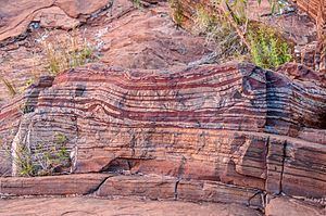 Banded iron formation httpsuploadwikimediaorgwikipediacommonsthu