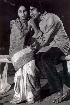 Amitabh Bachchan and Jaya Bachchan sitting together