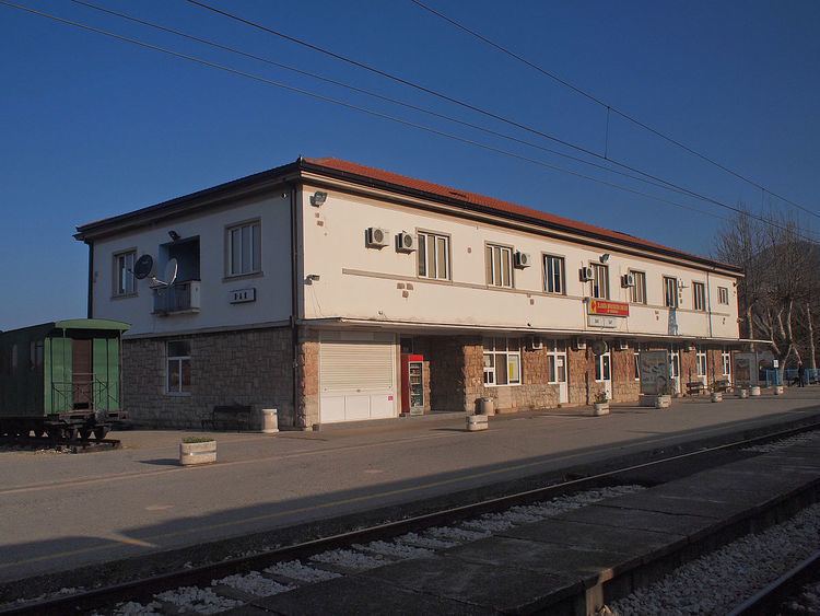 Bar Rail Station