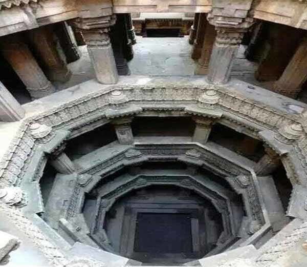 Baramotichi Vihir Palace Made Inside The Well Secret Ways Are Made Up of Stones