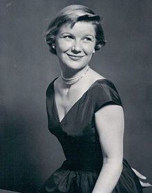 Barbara Bel Geddes httpsuploadwikimediaorgwikipediacommonsthu