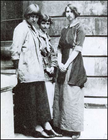 Barbara Hiles Carrington Barbara Hiles and Dorothy Brett at the Slade 1911