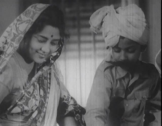 Bari Theke Paliye Bari Theke Paliye Runaway 1958 Ritwik Ghatak Param Bharak