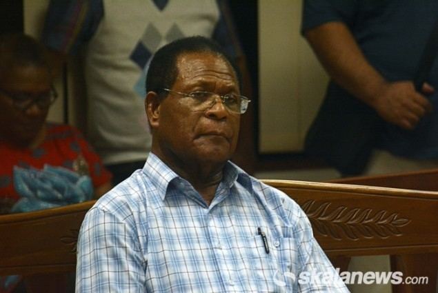 Barnabas Suebu Skalanews Mantan Gubernur Papua Dituntut 7 Tahun 6 Bulan Penjara