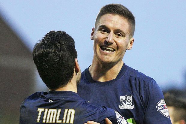 Barry Corr Southend 4 Millwall 1 Barry Corr switches lights back