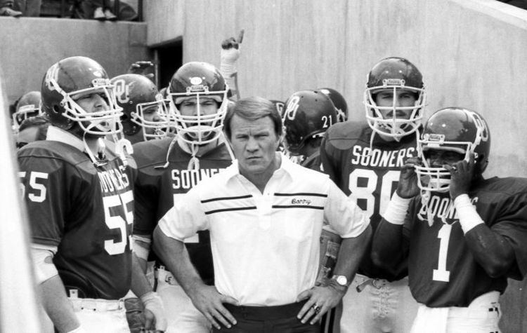 Barry Switzer Barry Switzer admits he covered up minor charges against OU players
