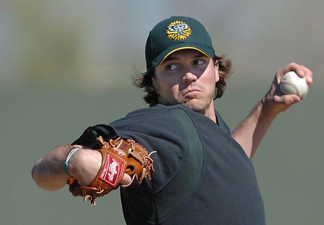 Barry Zito Barry Zito joining Oakland A39s with a new pitching style